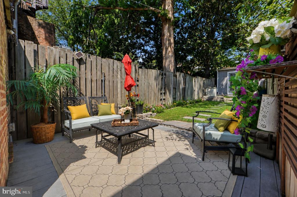 650 E STREET SE