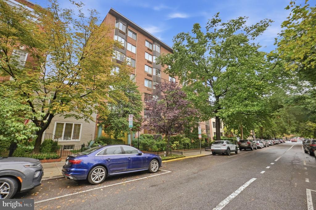 1825 T STREET NW Unit: 301