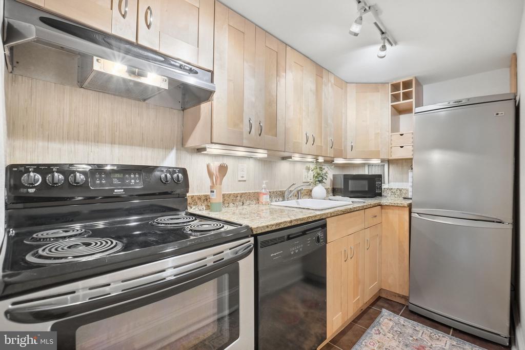 1825 T STREET NW Unit: 301