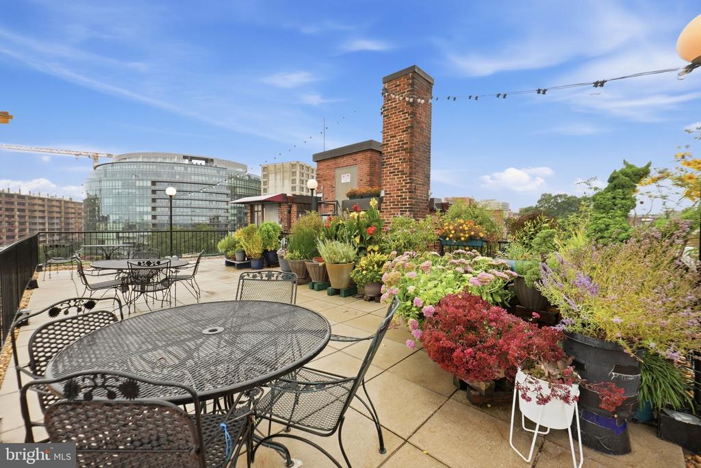 1825 T STREET NW Unit: 301