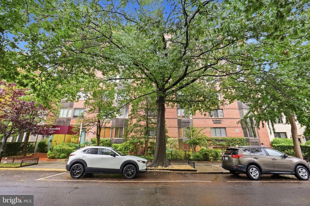 1825 T STREET NW Unit: 301