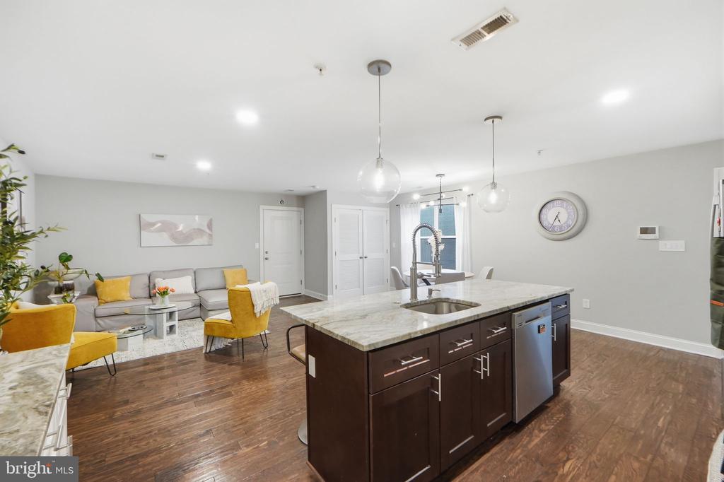 1258 HOLBROOK TERRACE NE Unit: 5