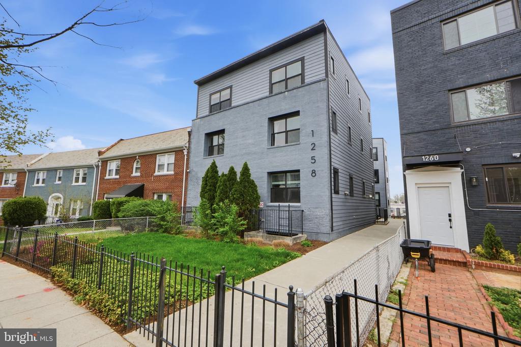1258 HOLBROOK TERRACE NE Unit: 5