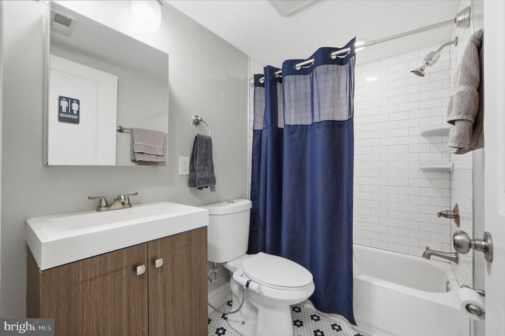 1258 HOLBROOK TERRACE NE Unit: 5