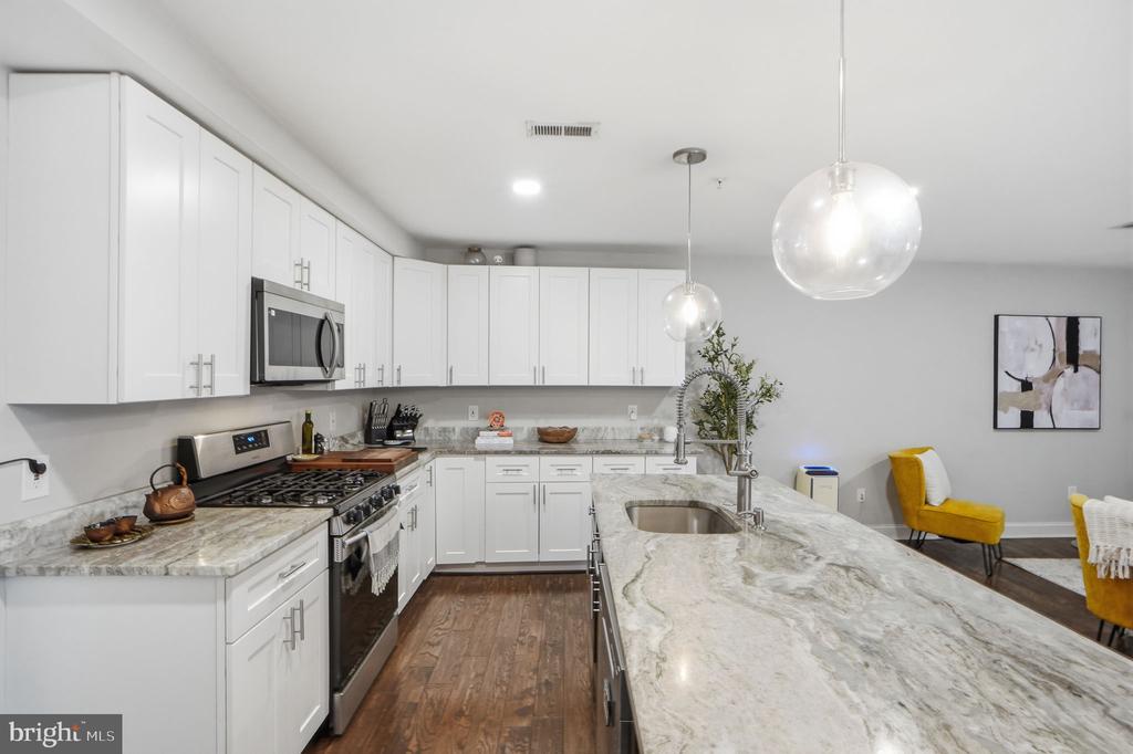 1258 HOLBROOK TERRACE NE Unit: 5