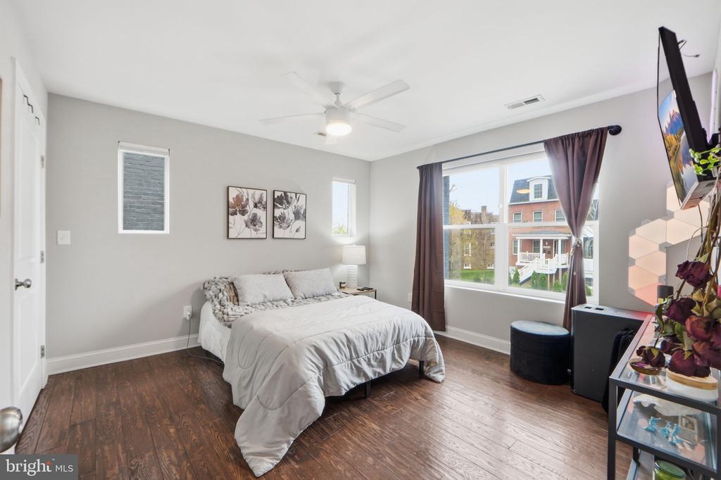 1258 HOLBROOK TERRACE NE Unit: 5
