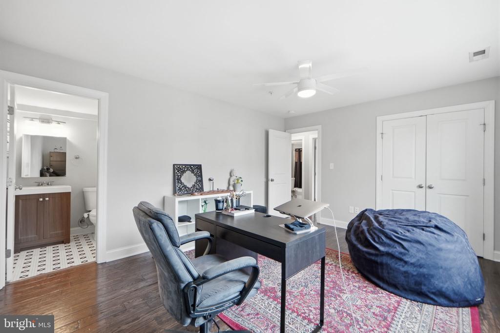 1258 HOLBROOK TERRACE NE Unit: 5