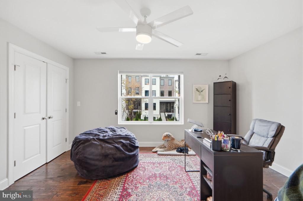 1258 HOLBROOK TERRACE NE Unit: 5