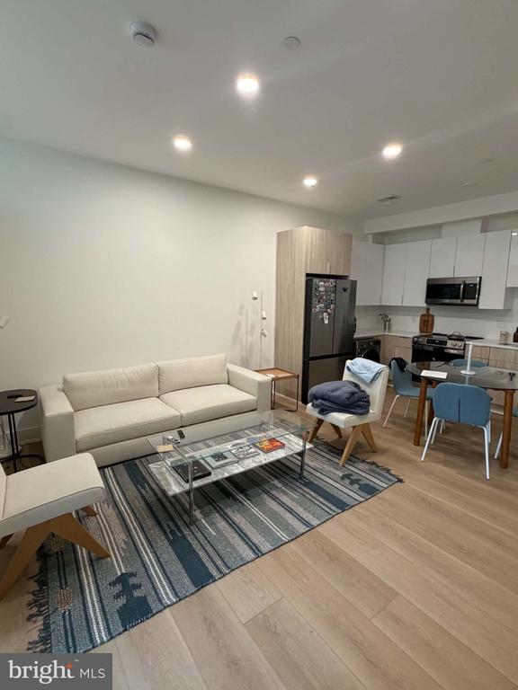1440 NW HARVARD STREET NW Unit: 6