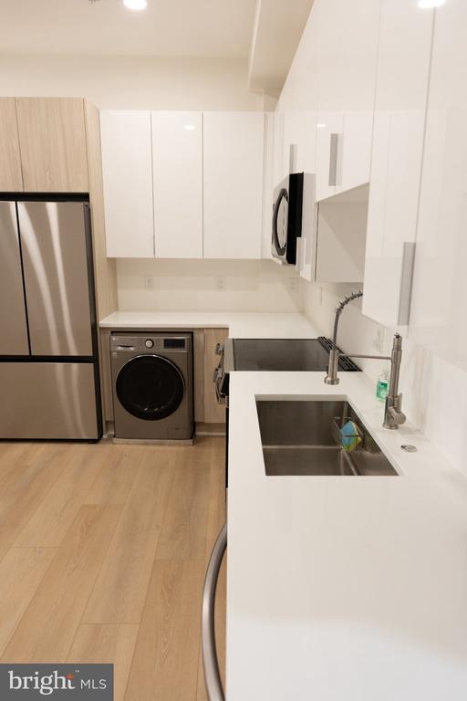 1440 NW HARVARD STREET NW Unit: 6