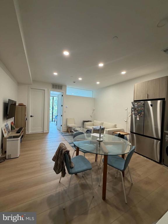 1440 NW HARVARD STREET NW Unit: 6
