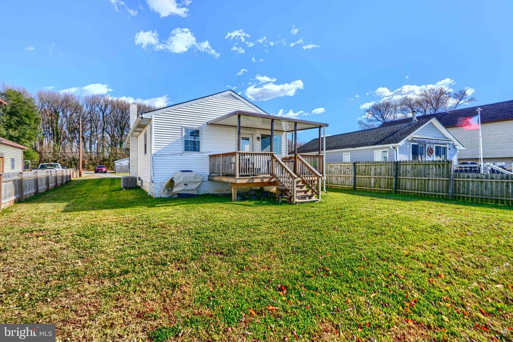 1132 E RIVERSIDE