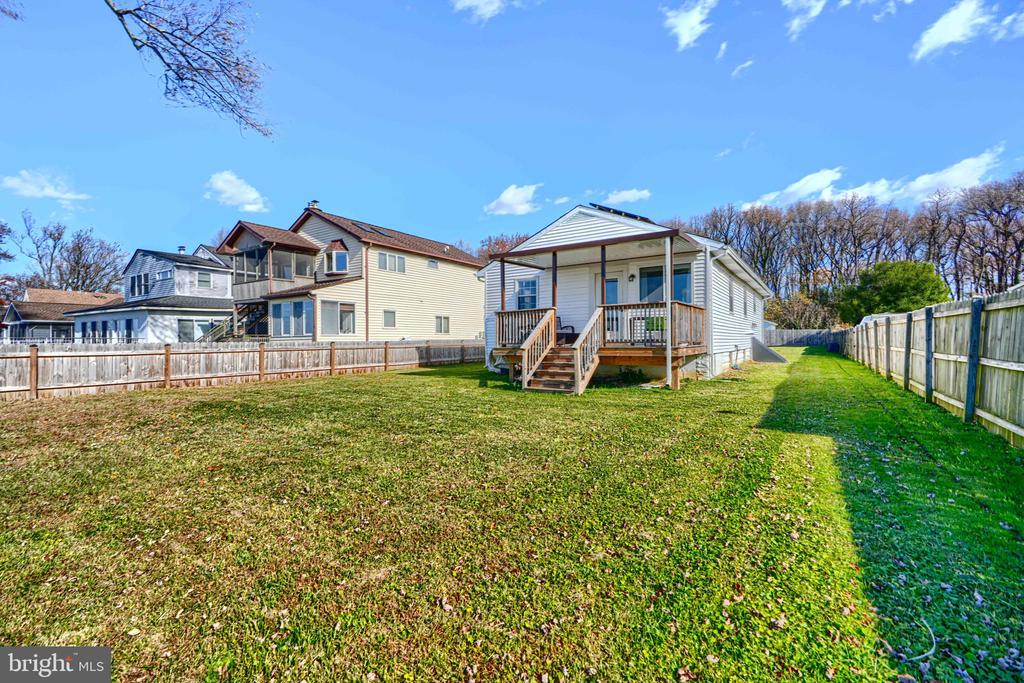 1132 E RIVERSIDE