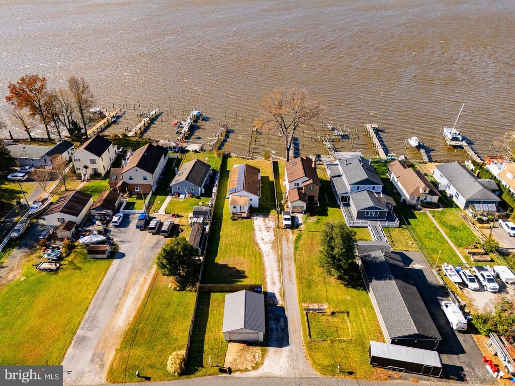 1132 E RIVERSIDE