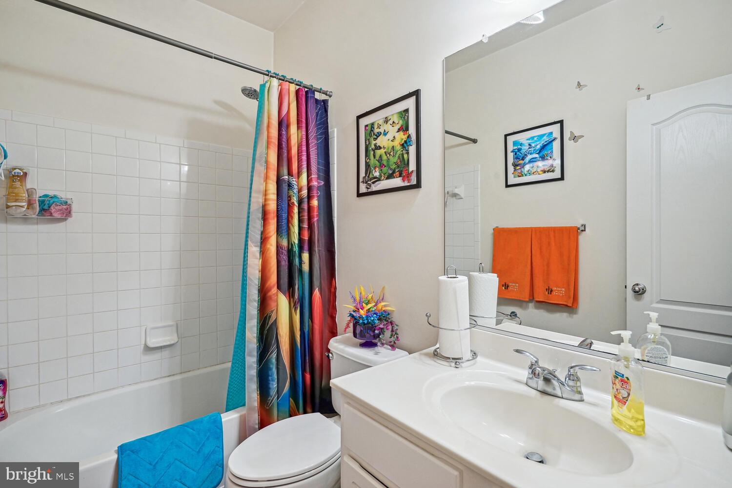 10 Fairhill Ln