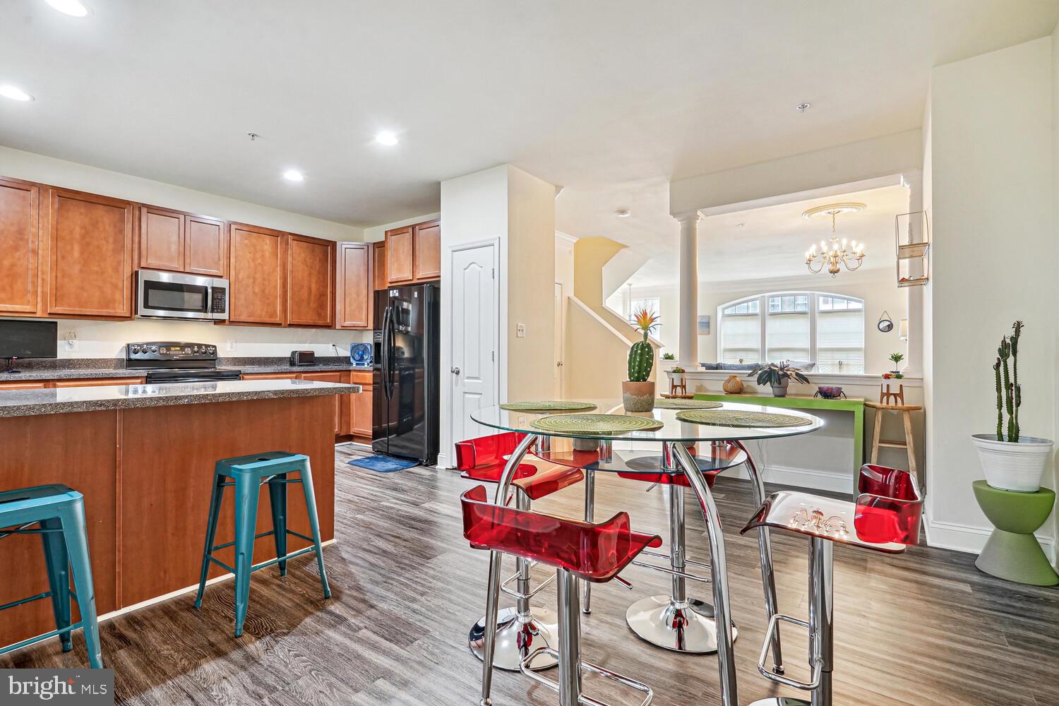 10 Fairhill Ln
