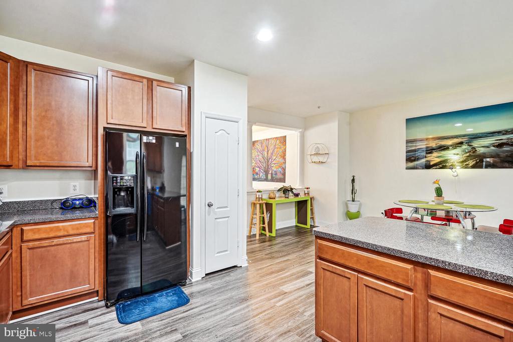 10 Fairhill Ln
