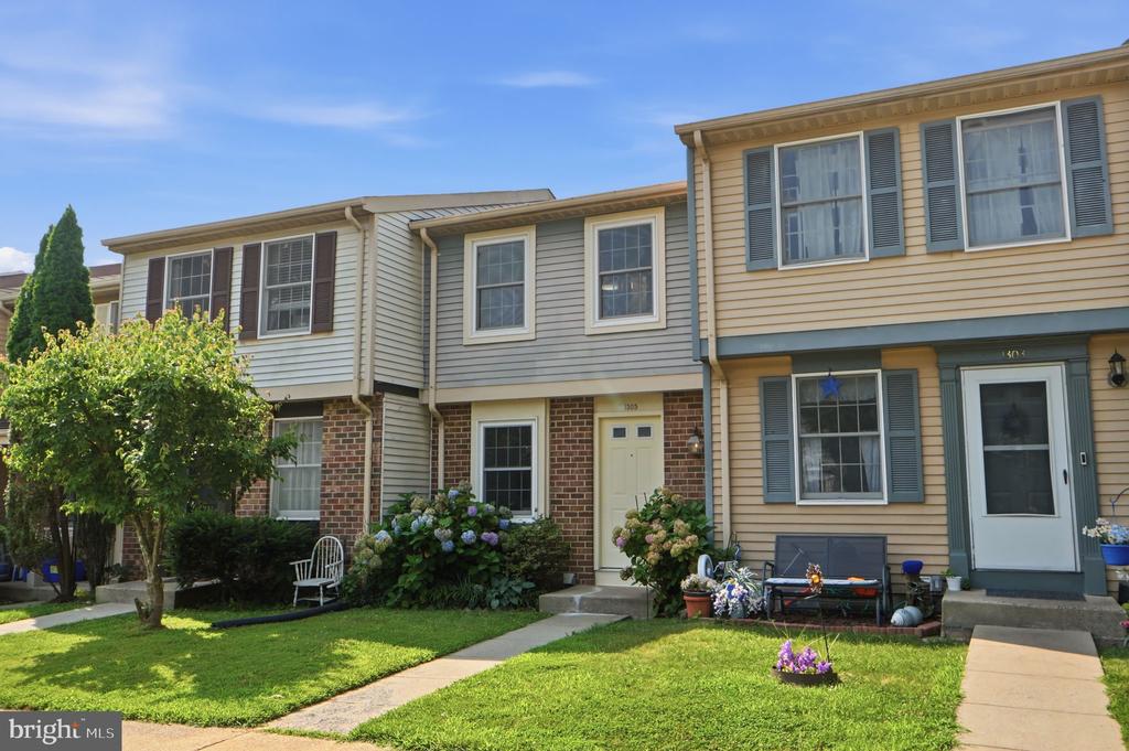 1305 ELM GROVE CIRCLE