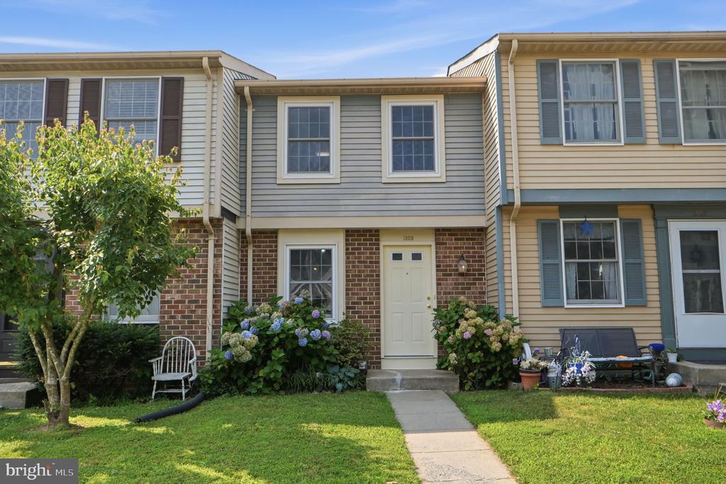 1305 ELM GROVE CIRCLE
