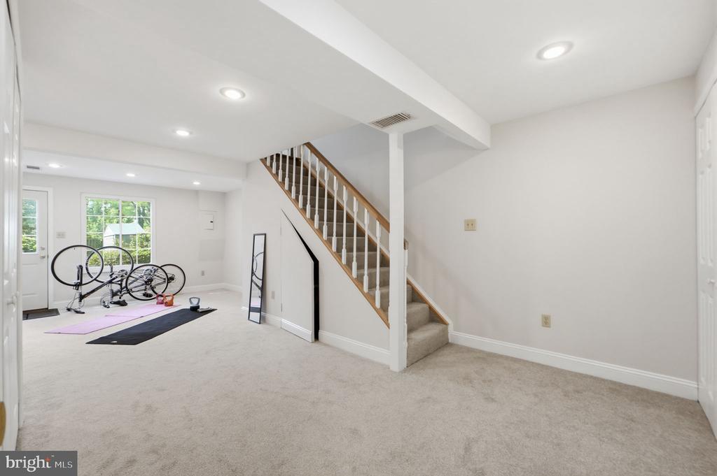 1305 ELM GROVE CIRCLE