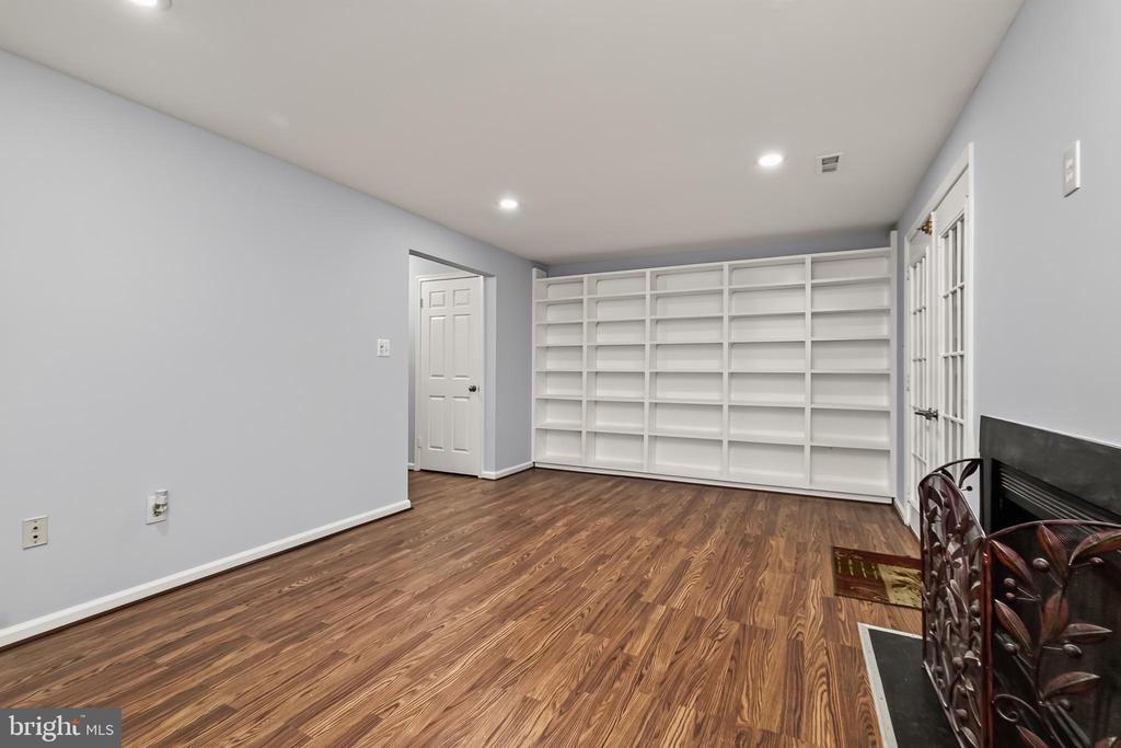 11613 PLEASANT MEADOW DRIVE