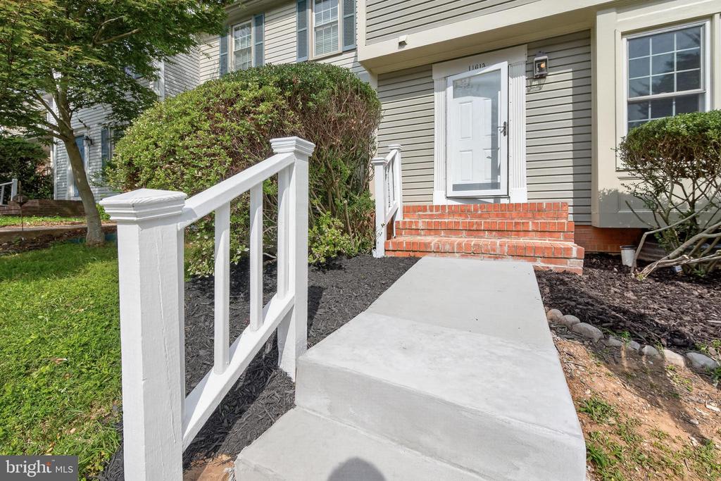 11613 PLEASANT MEADOW DRIVE