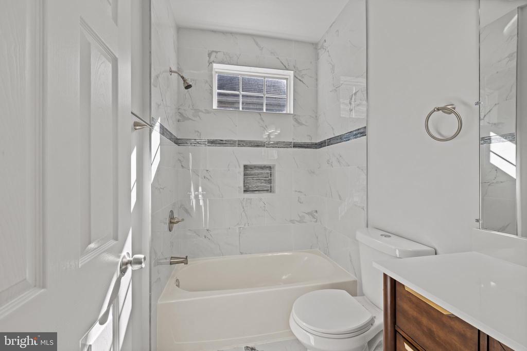 14707 HAMPSHIRE HALL COURT Unit: 204