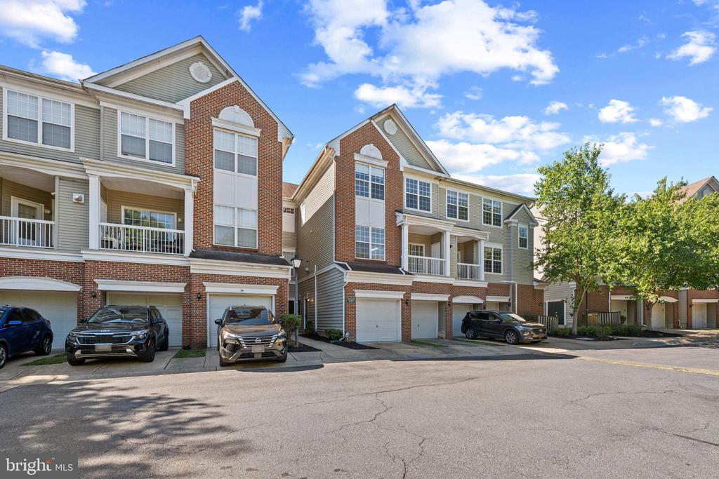 14707 HAMPSHIRE HALL COURT Unit: 204