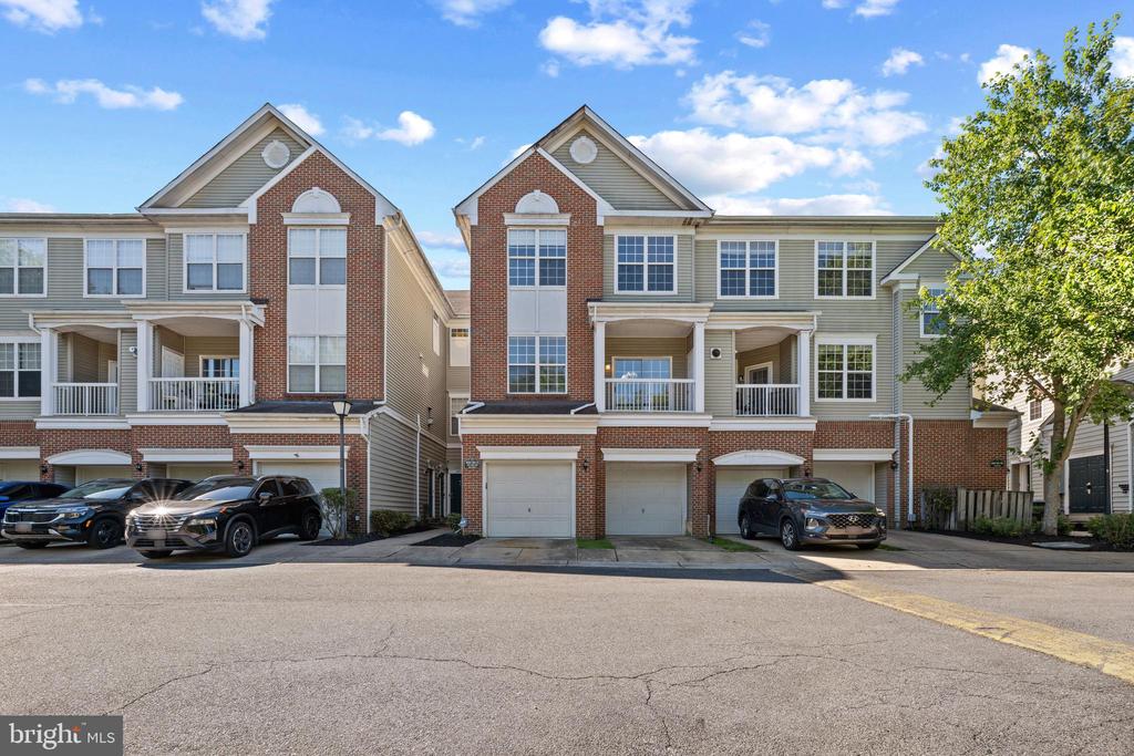 14707 HAMPSHIRE HALL COURT Unit: 204