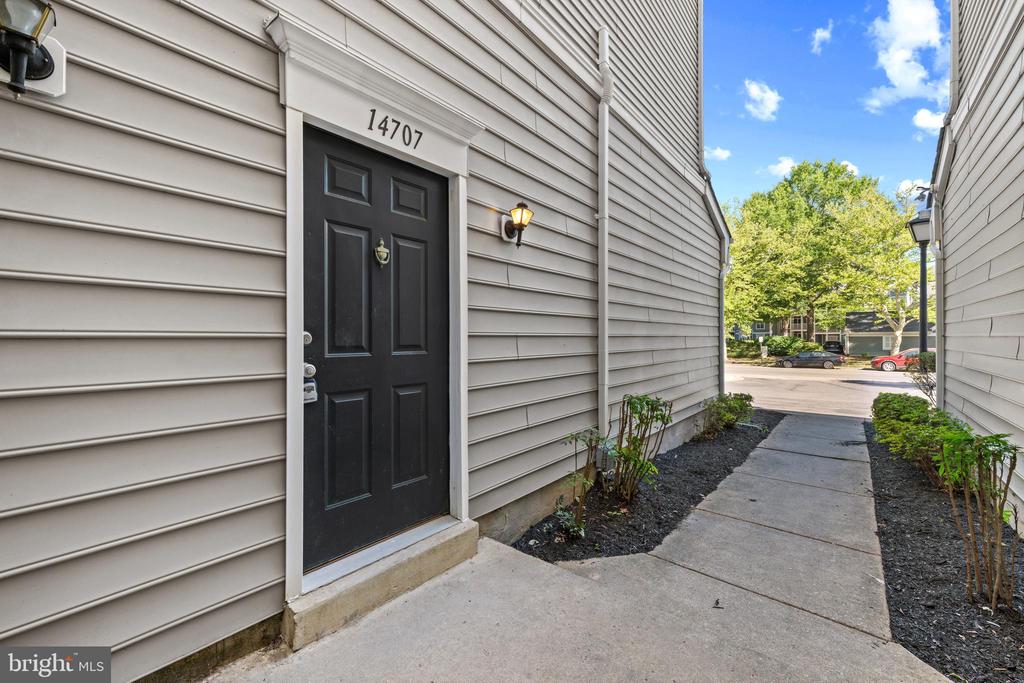 14707 HAMPSHIRE HALL COURT Unit: 204