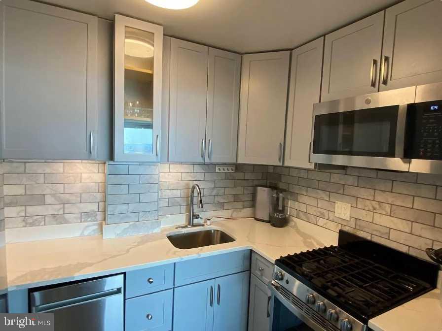 1011 Arlington Blvd #1030