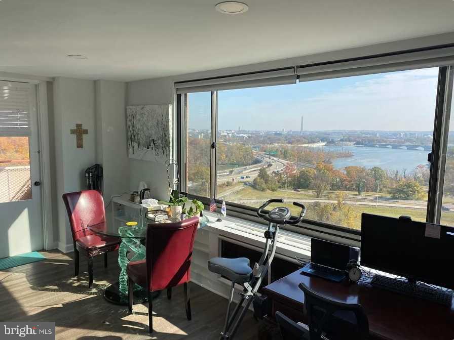 1011 Arlington Blvd #1030