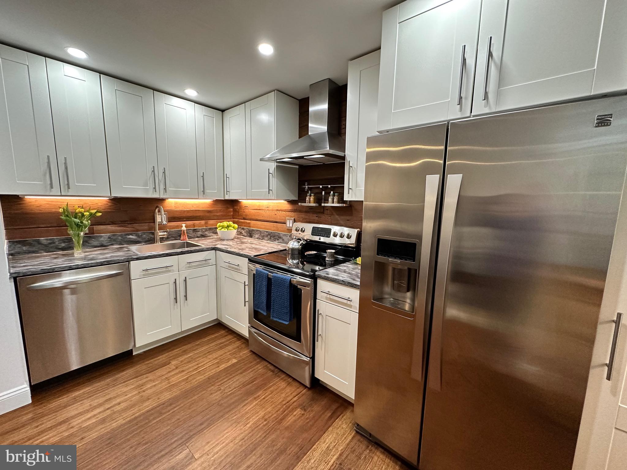 2015 KEY BOULEVARD 602