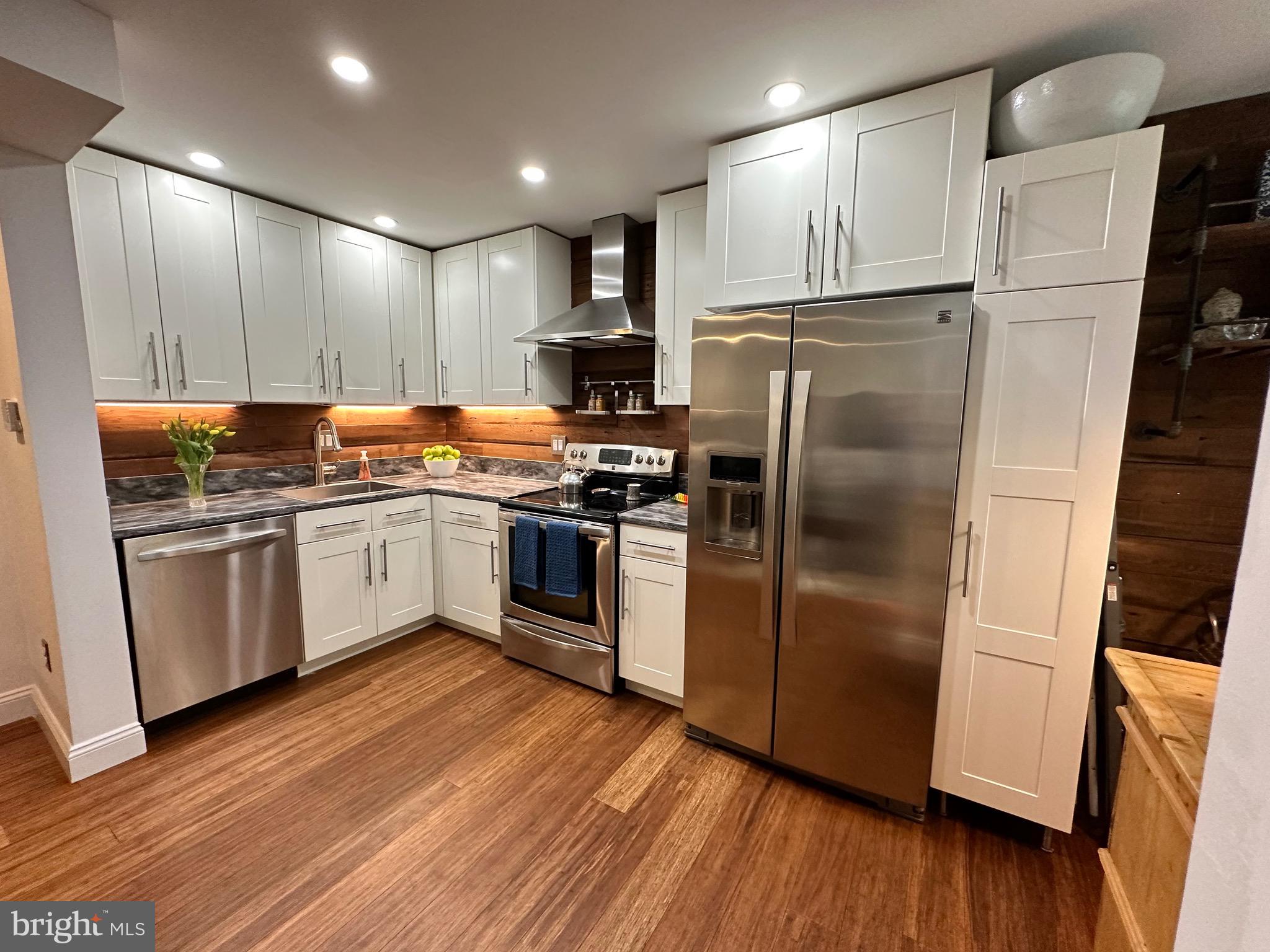 2015 KEY BOULEVARD 602