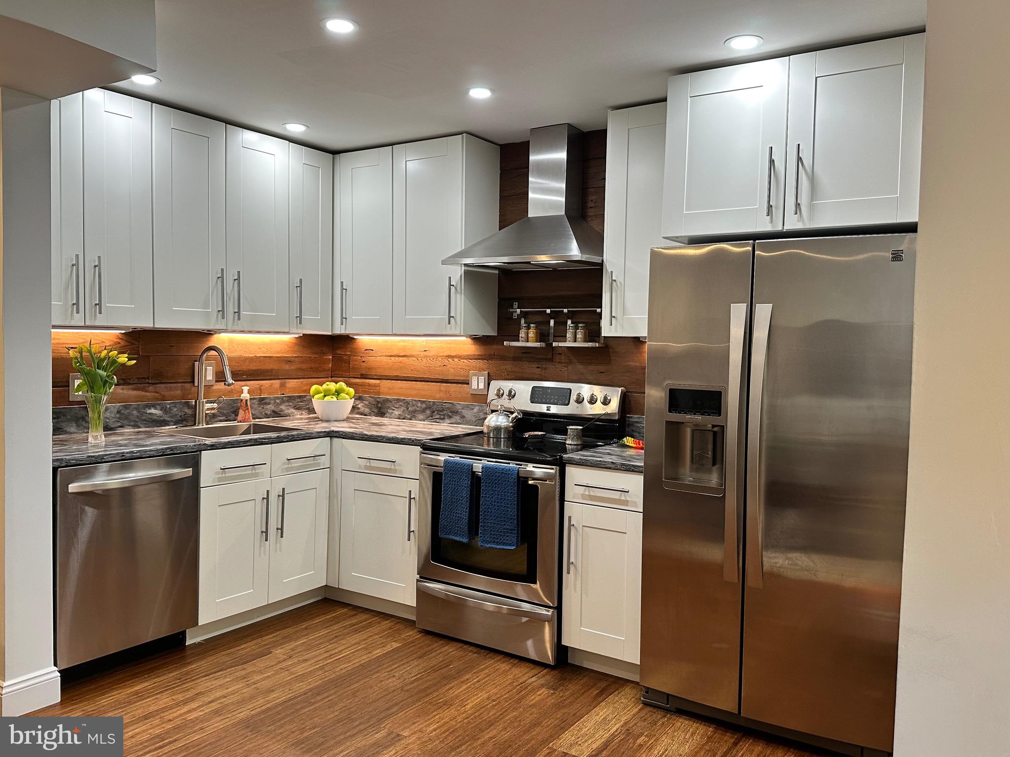 2015 KEY BOULEVARD 602