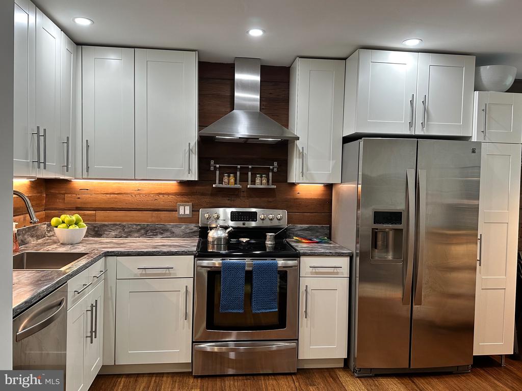 2015 KEY BOULEVARD 602