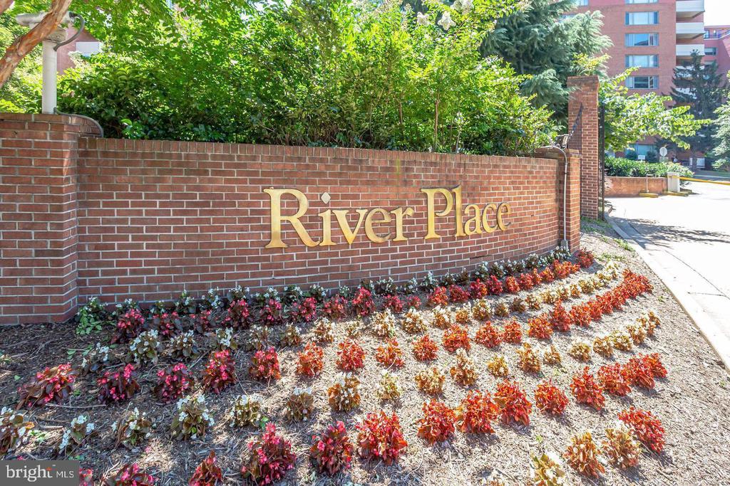 1111 ARLINGTON BOULEVARD 723