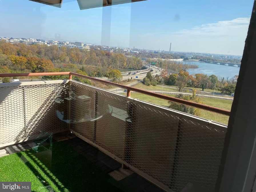 1011 ARLINGTON BOULEVARD 1030