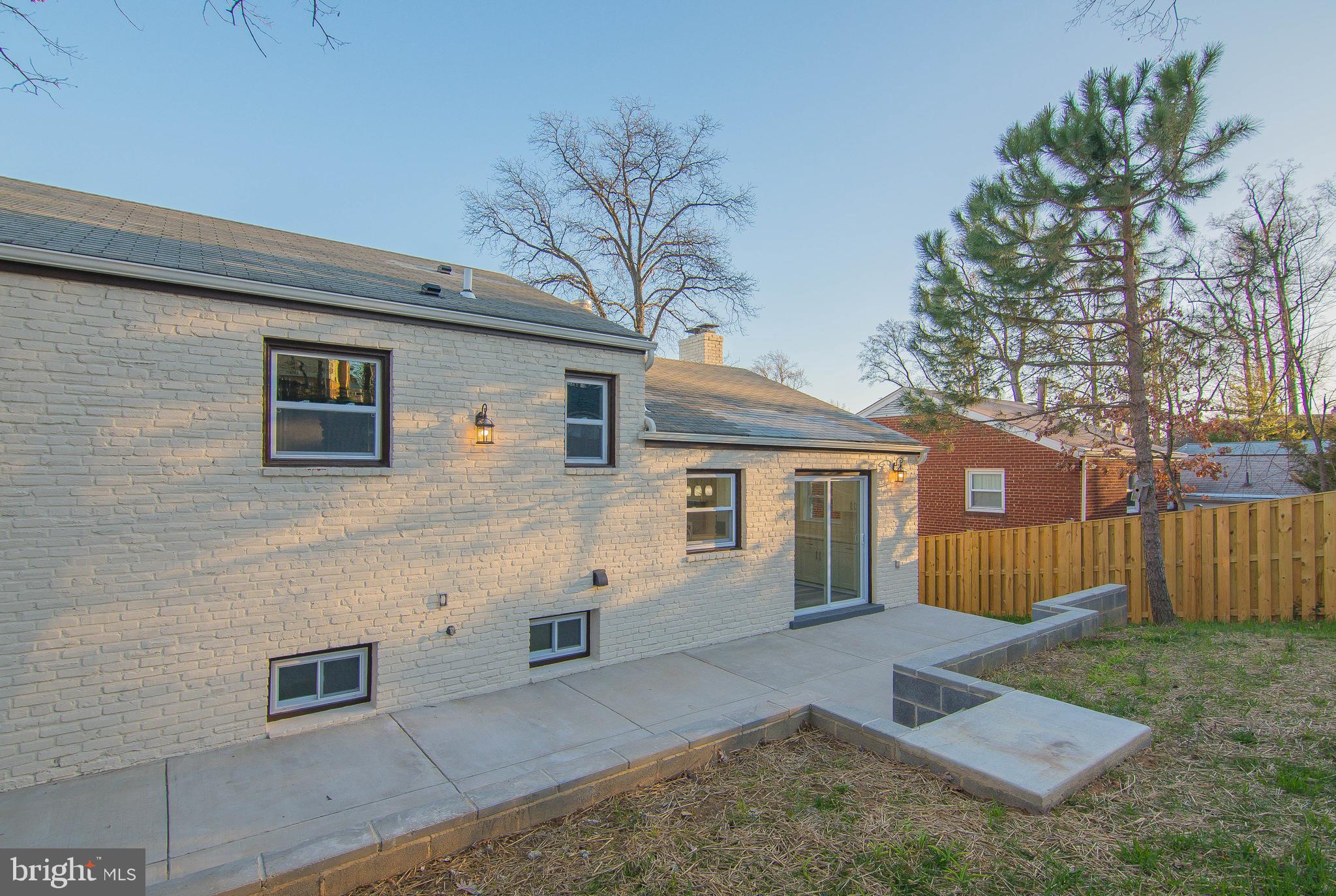 14 N MONTAGUE STREET