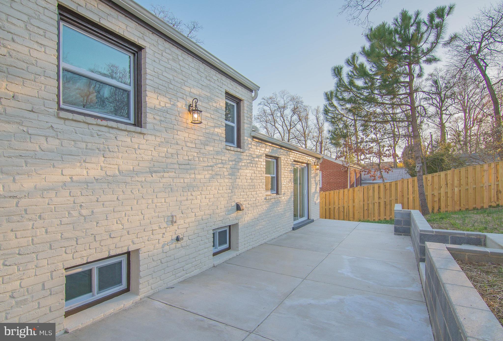 14 N MONTAGUE STREET