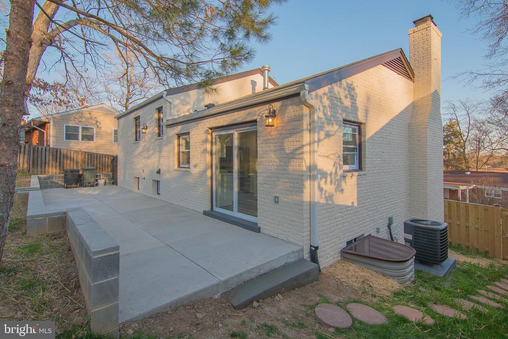 14 N MONTAGUE STREET