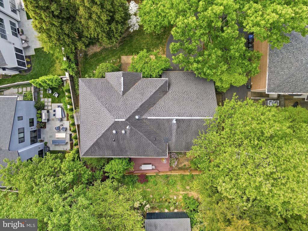 2235 MILITARY ROAD