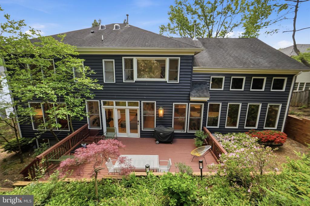 2235 MILITARY ROAD