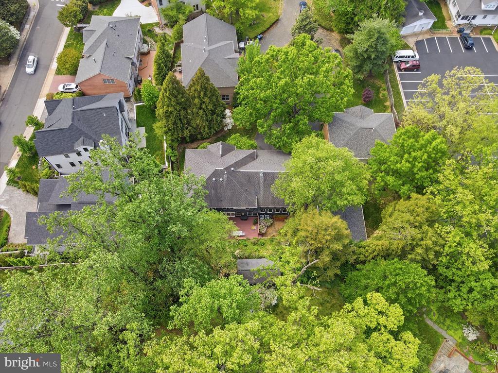 2235 MILITARY ROAD