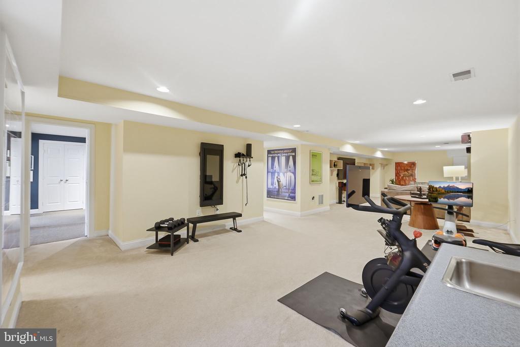 2235 MILITARY ROAD