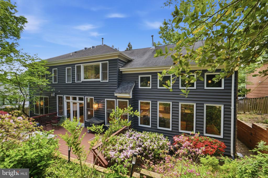 2235 MILITARY ROAD