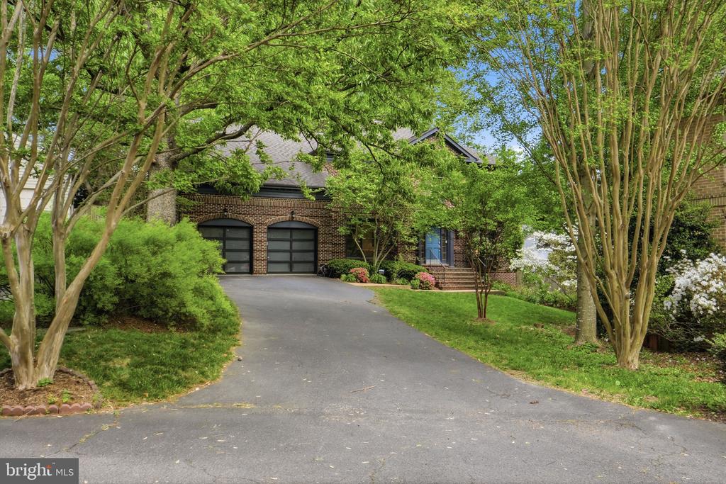 2235 MILITARY ROAD