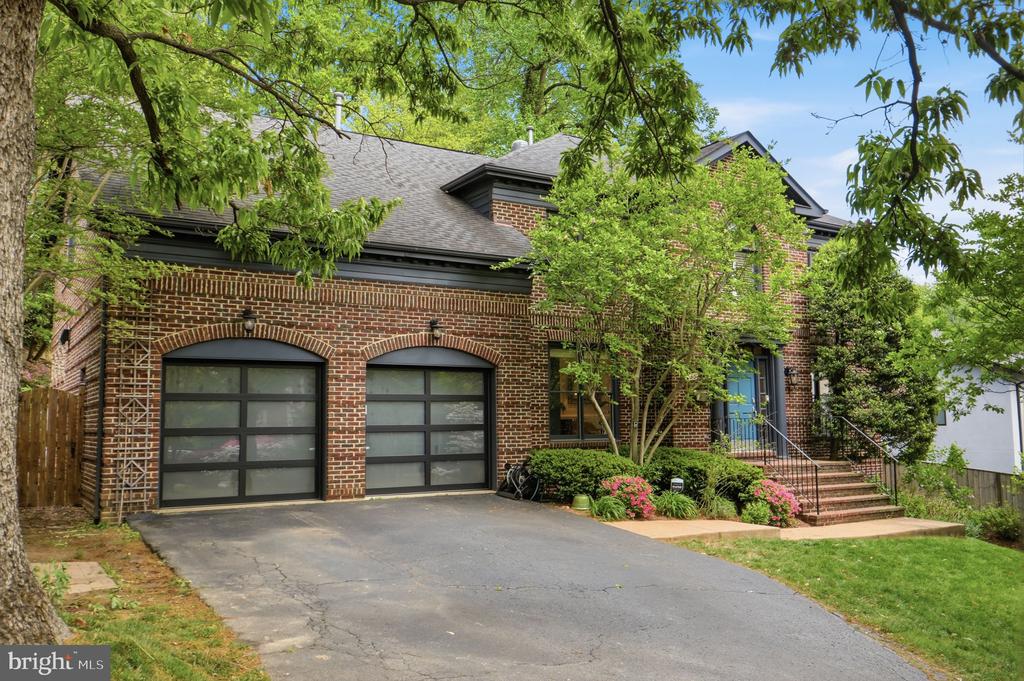 2235 MILITARY ROAD