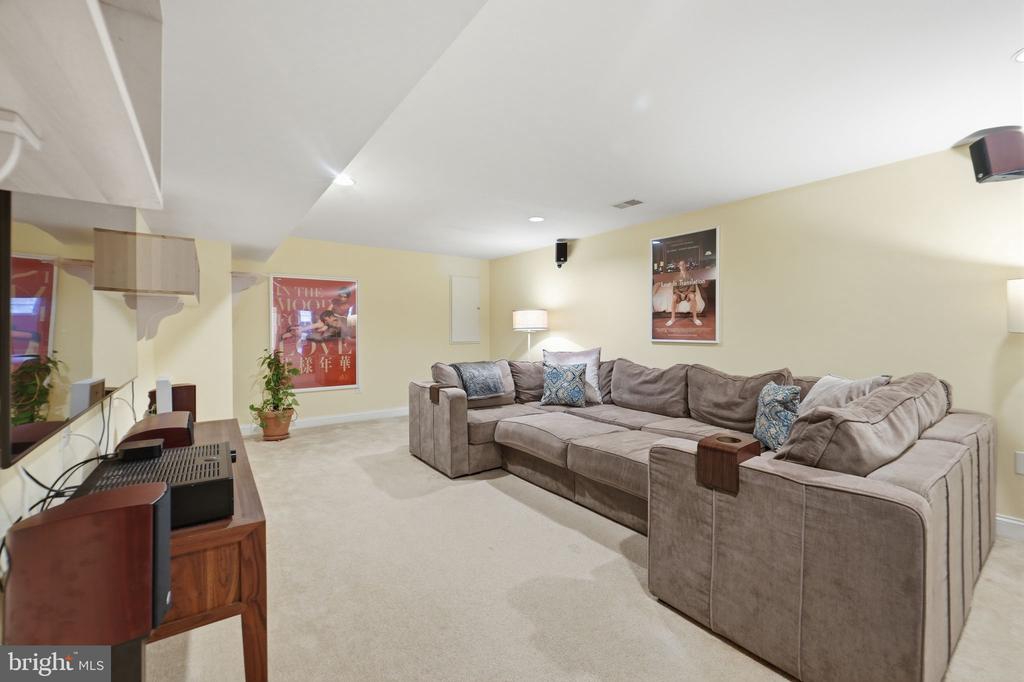 2235 MILITARY ROAD