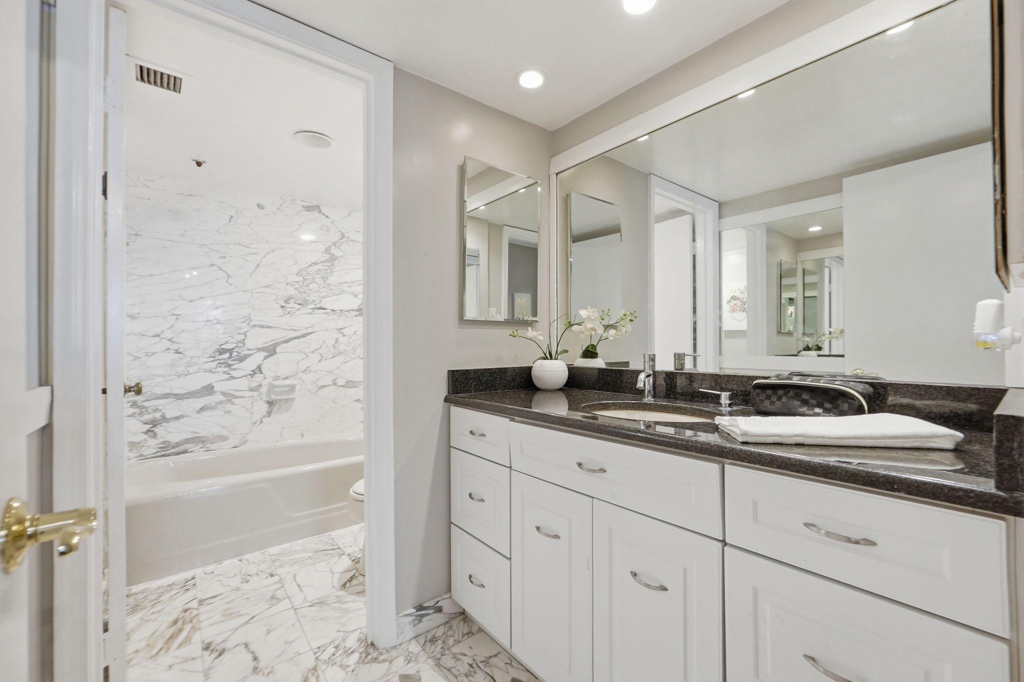 1101 S ARLINGTON RIDGE 305